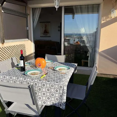T2 Cabine, Terrasse, Parking Prive, Animaux Acceptes - Fr-1-702-38 * Agde
